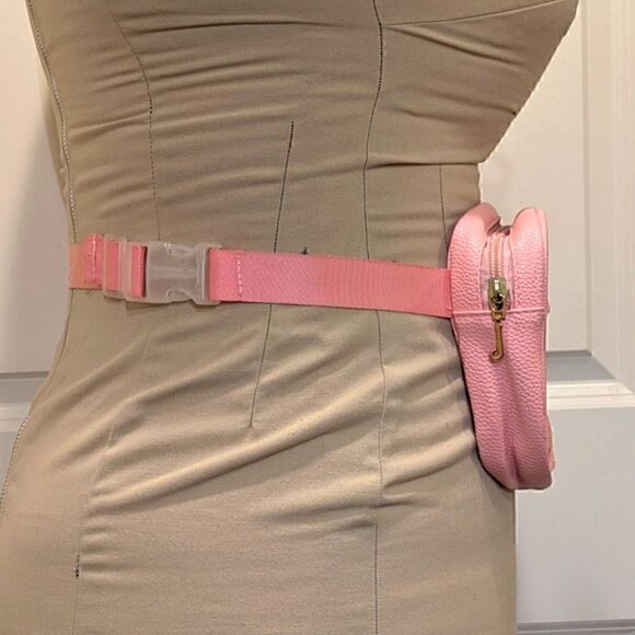 Adorable Juicy Couture Kids Pink Reflective Logo Fanny Pack - Picture 6 of 10